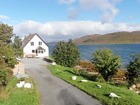Sea Drift Self Catering by Broadford on the Skye. Sea Drift Self Catering by Broadford on the Skye.